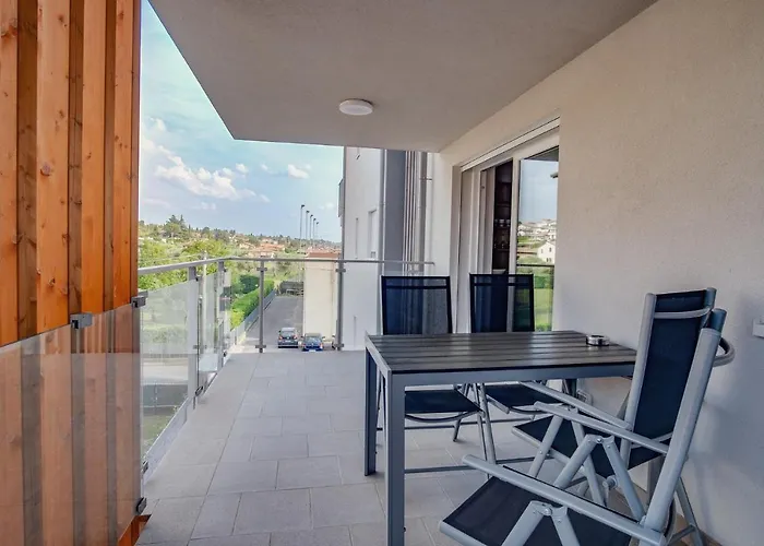 Luisa - Bella Casa *